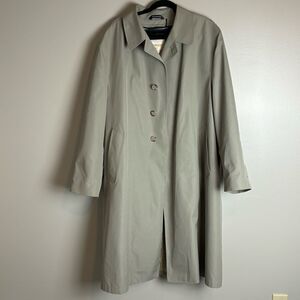 Men’s London Fog single breasted khaki trench coat with removable liner size 44R
